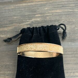 Troy Design, Gold Tone Bangle